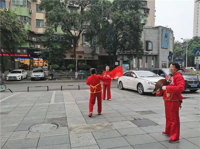 四川中青旅綿陽(yáng)分社、綿陽(yáng)市中旅假日旅行社、綿陽(yáng)自來(lái)文化傳播有限公司24H自助售貨服務(wù)盛大開(kāi)業(yè)